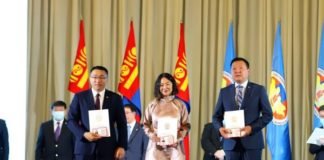 УИХ-д шинээр сонгогдсон 76 гишүүн үнэмлэхээ гардан авлаа