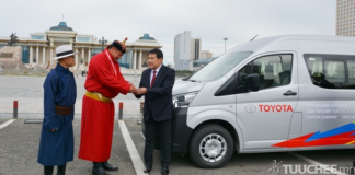 Улсын аварга П.Бүрэнтөгс түрүү бөхийн нэрэмжит “ТОЁОТА HIACE” автомашинаа НЭМГ-т гардууллаа
