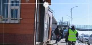 Иргэдийн санал хүсэлтэд үндэслэн зөвшөөрөлгүй үйл ажиллагаа явуулж буй ТҮЦ-ний худалдаа эрхлэгчдэд шаардлага өглөө